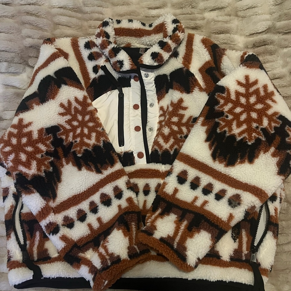 Cozy Snowflake Patterned Fleece Pullover
